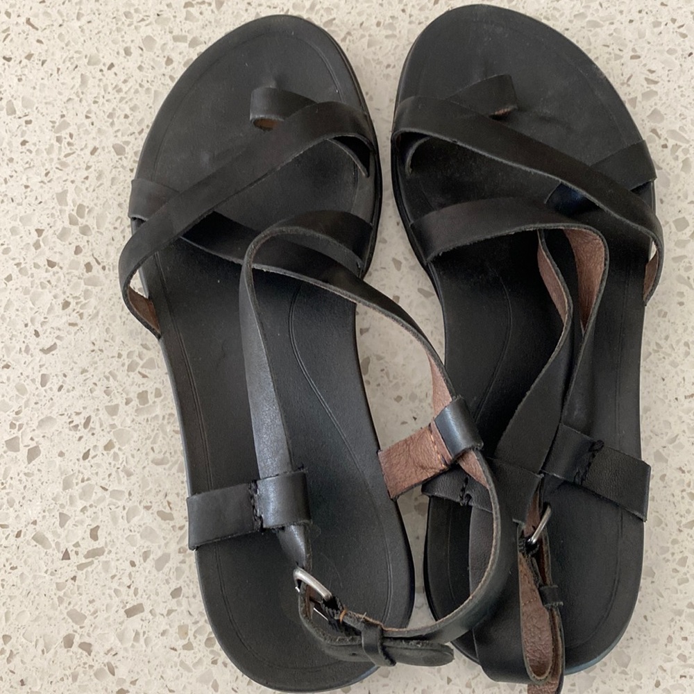 Cobian Black Sandals Minimalist Design